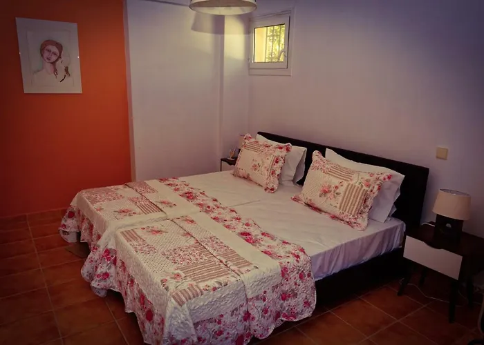 House With Garden Near The Sea *