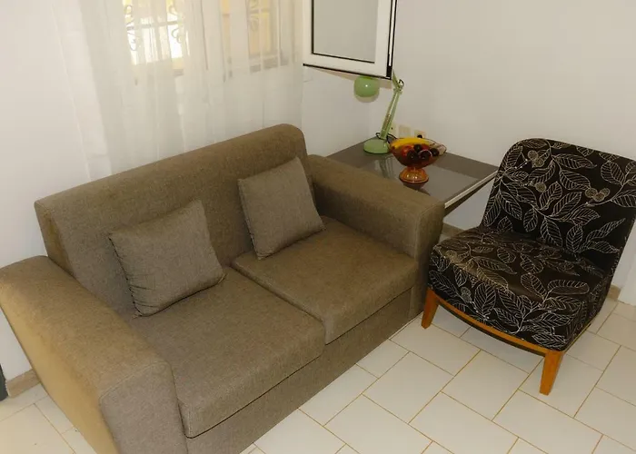 House With Garden Near The Sea *