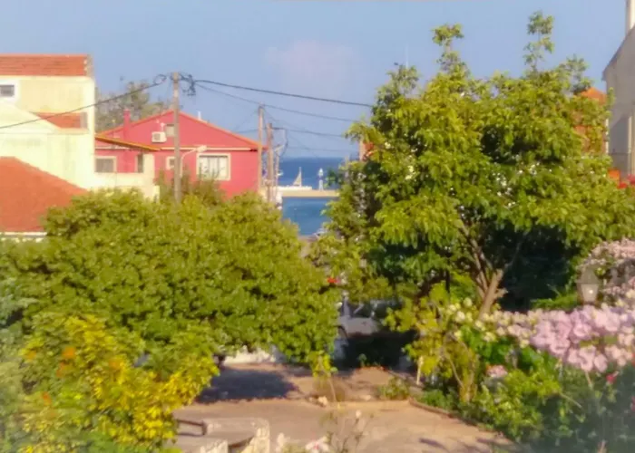 公寓 House With Garden Near The Sea