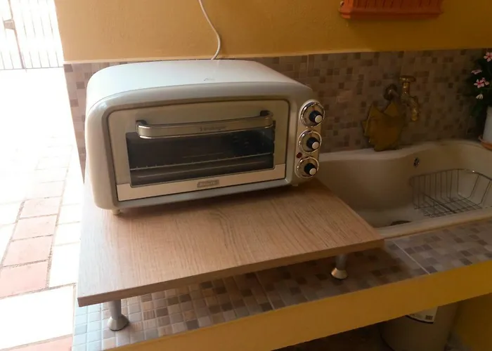 House With Garden Near The Sea *