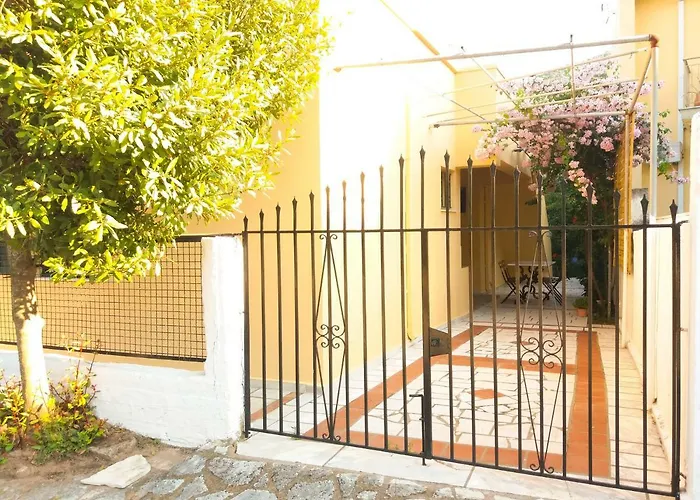 公寓 House With Garden Near The Sea *