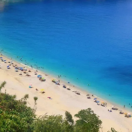 House With Garden Near The Sea 아파트 *