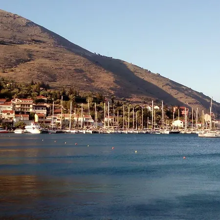 아파트 House With Garden Near The Sea