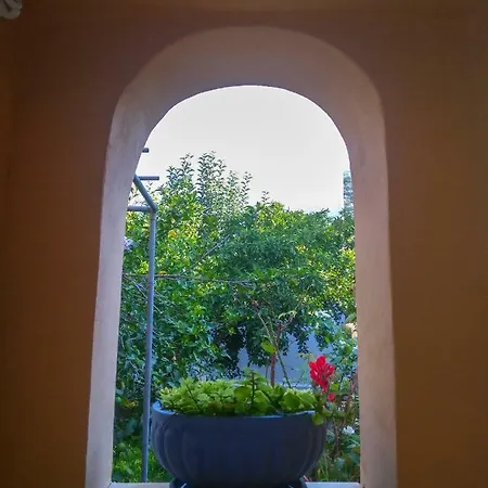 아파트 House With Garden Near The Sea