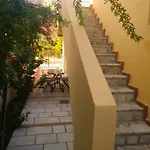 House With Garden Near The Sea Appartamento *