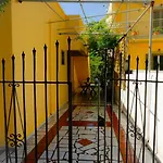 Apartman House With Garden Near The Sea