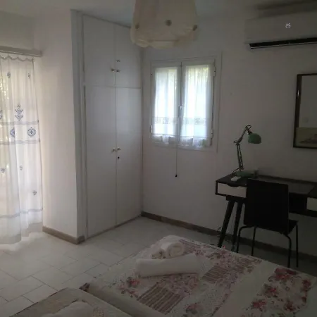 Appartement House With Garden Near The Sea