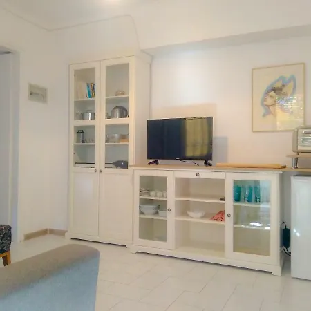Appartement House With Garden Near The Sea