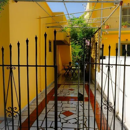 Appartement House With Garden Near The Sea