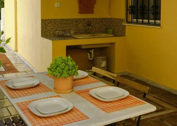 Apartment House With Garden Near The Sea Agia Efimia