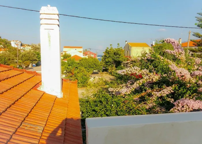 Apartment House With Garden Near The Sea Agia Efimia